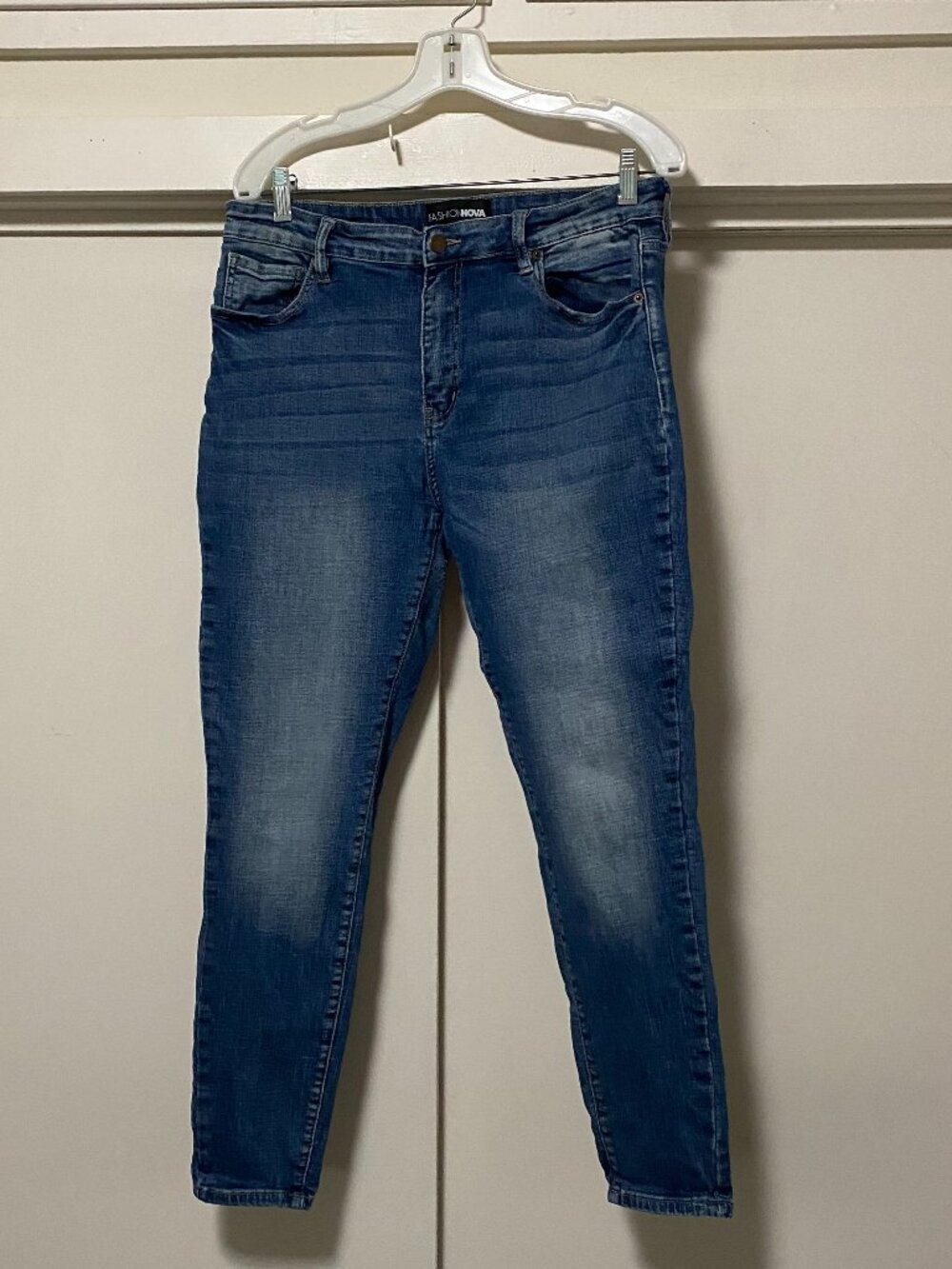 Fashion Nova, zip front, high rise, distressed jeans, size 15